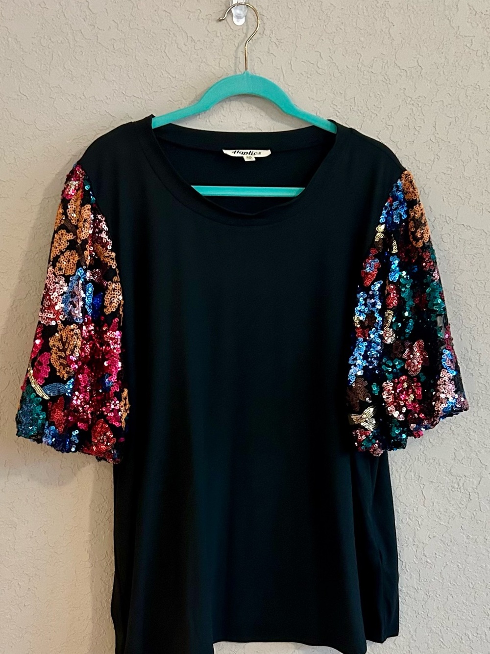 Sequin Puff-Sleeve Black Top - Picture 2 of 3
